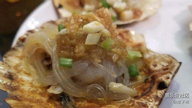 邊吃烤串邊看球