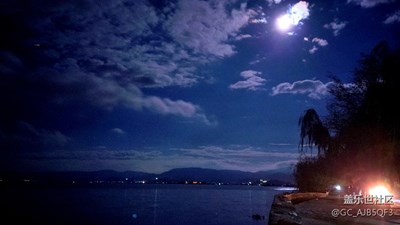 原來，夜空可以這么美。
