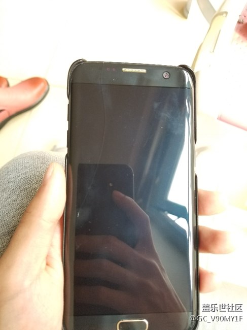 我的手機(jī)外屏摔裂了，能不能只換外屏阿