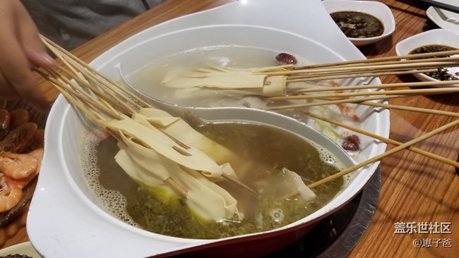 青島美食涮毛肚，烤串