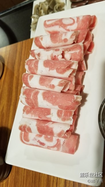 青島美食涮毛肚，烤串