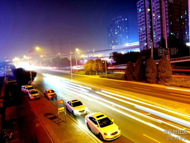 帶著小型支架&amp;note8之奔流不息的車流，光與影