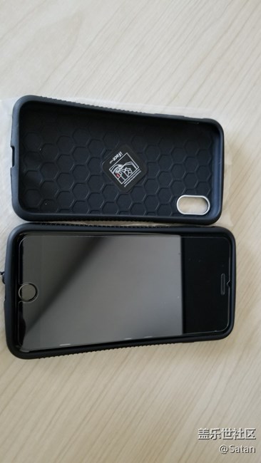 就是這么專一，用了5年的手機殼