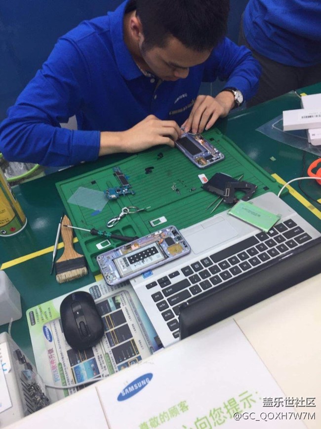 屏碎了，體驗(yàn)會(huì)員半年500換屏服務(wù)