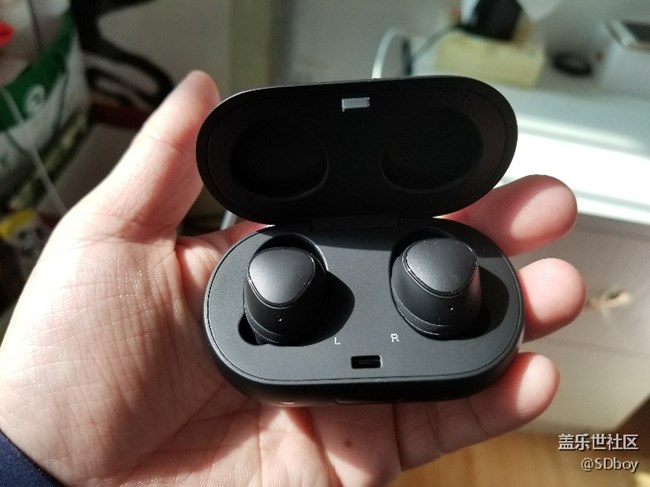 下午剛到的2018版gear iconX，支持bixby