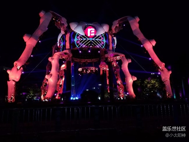 專業(yè)模式拍照的確挺強(qiáng)的啊