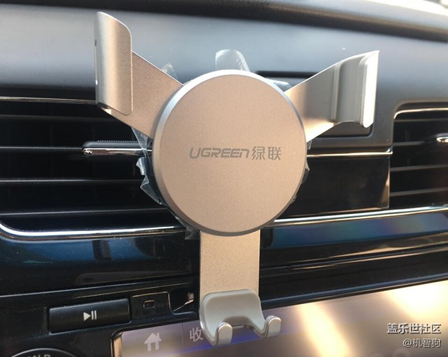 三星S7 edg搭配重力感應(yīng)車(chē)載手機(jī)支架測(cè)評(píng)