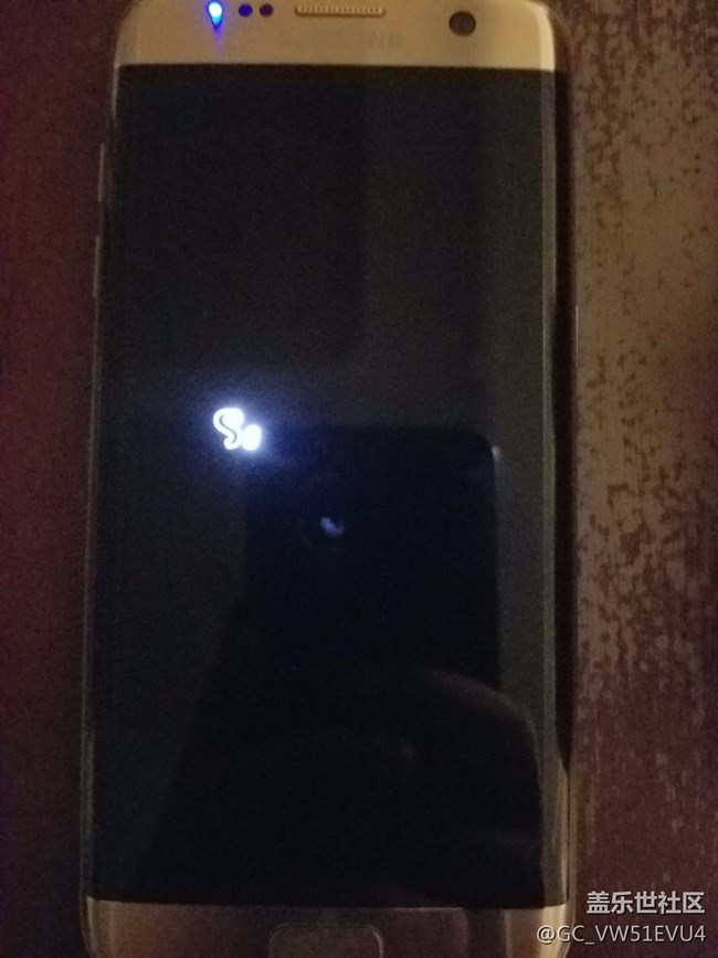 手機(jī)不斷重啟進(jìn)不了待機(jī)頁面拷不出圖片