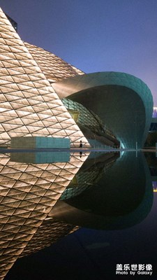 深圳當(dāng)代藝術(shù)館和城市規(guī)劃館