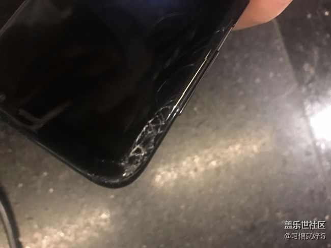 屏幕又碎了同一個位置兩次