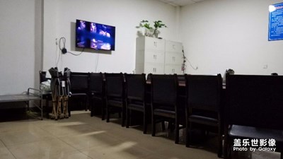 祝大家圣誕節(jié)快樂！有沒有和我一樣加班??