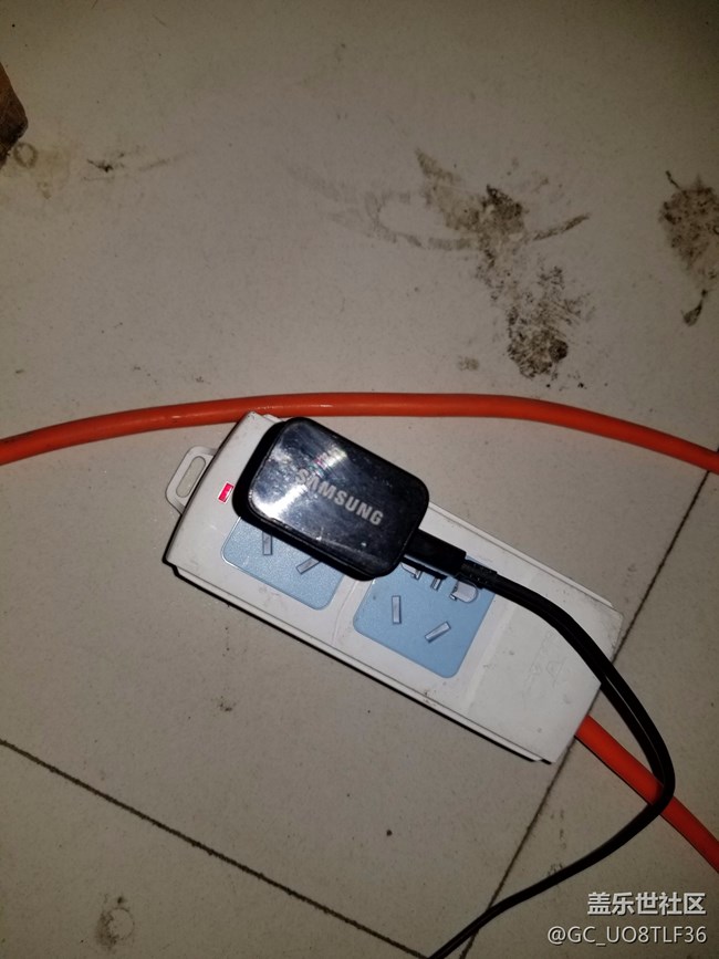 三星s8+帝皇版     原裝充電器突然不能快充了