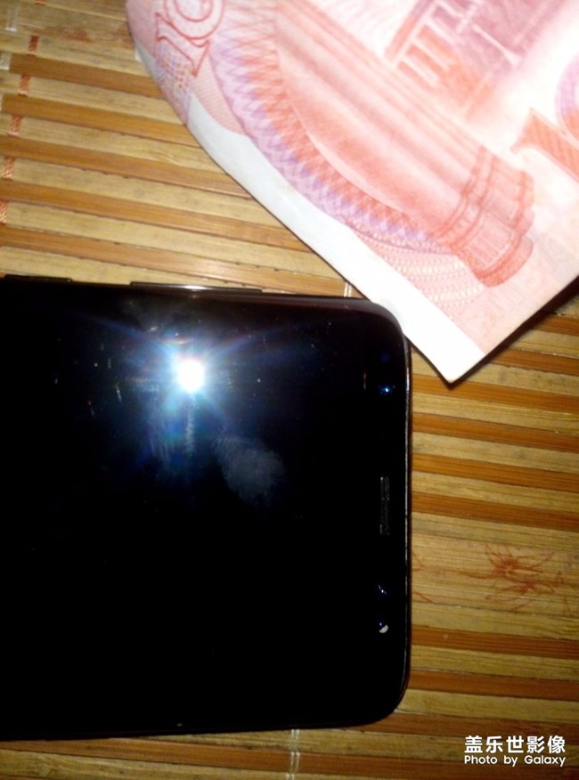 為什么我的s8邊角能插紙