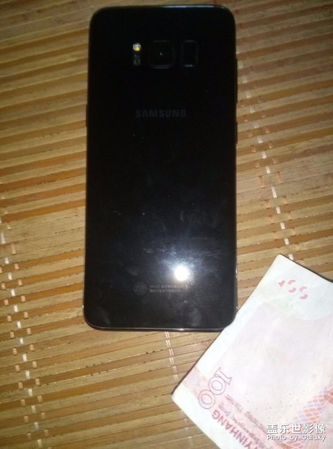 為什么我的s8邊角能插紙