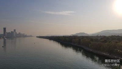 恰同學(xué)少年  風(fēng)華正茂