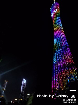 手持夜拍廣州塔