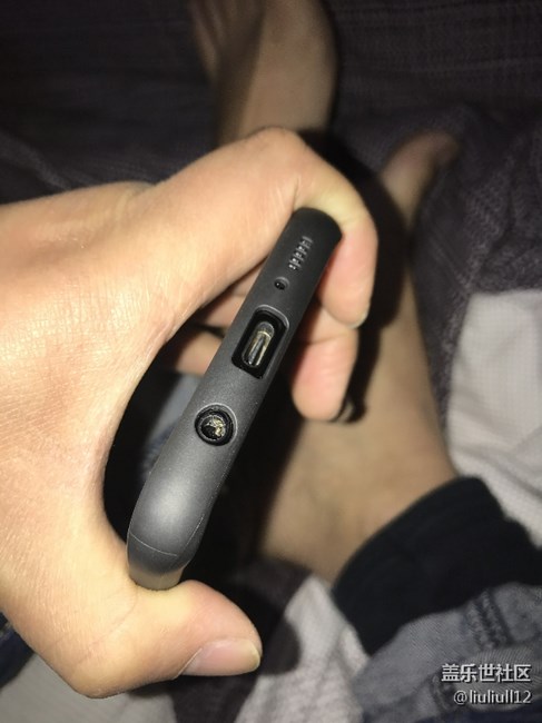 大家耳機(jī)孔是這樣嗎？