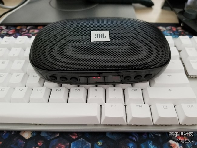 藍牙音響小黑開箱