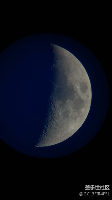 s8屏幕中間偏下部位用力按壓時(shí)候有咯吱聲？