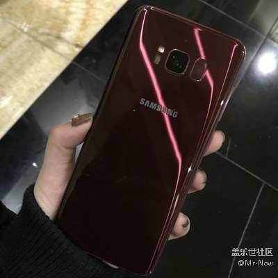 芳華但并非絕代，高貴不失贊美。勃艮第紅S8