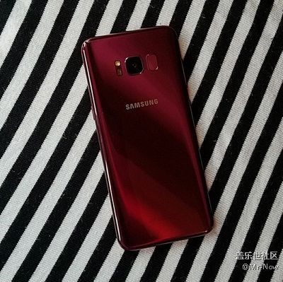 芳華但并非絕代，高貴不失贊美。勃艮第紅S8