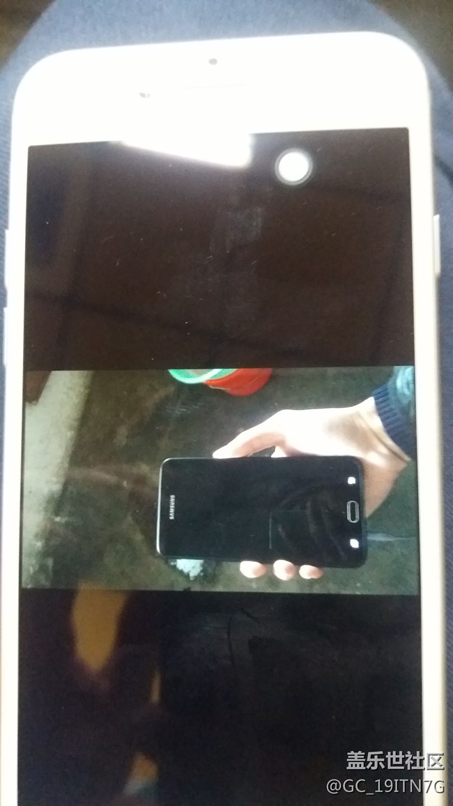 手機閃屏，無法開機，必須多試幾次才可以顯示屏幕