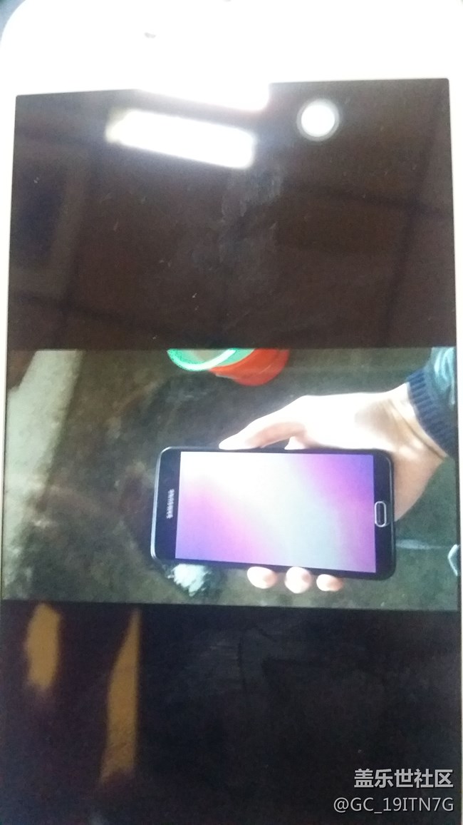 手機閃屏，無法開機，必須多試幾次才可以顯示屏幕