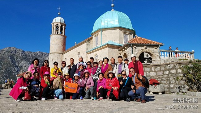 S7外景拍照人臉似乎蒙上一層灰黑色硬膜和馬賽克凸起