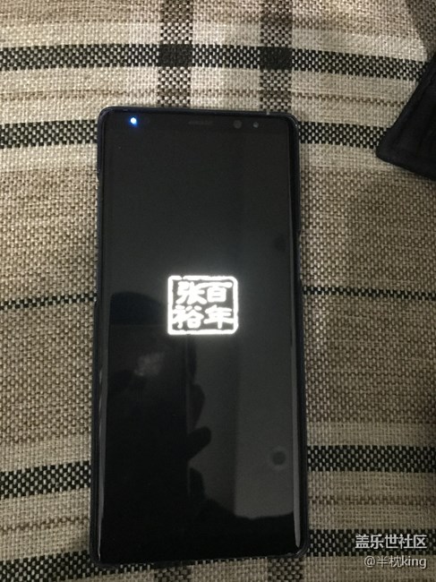 開機(jī)和關(guān)機(jī)畫面有個(gè)百年張?jiān)５膹V告，求告知?jiǎng)h除方法！。