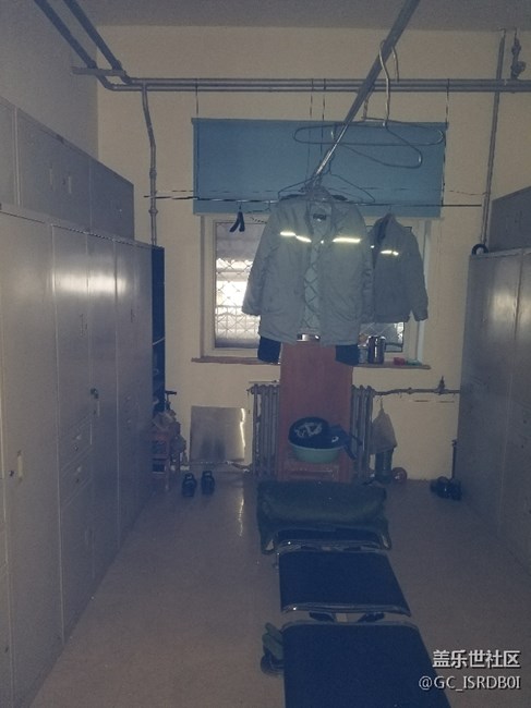 三星note8 頂配版 晚上拍照閃光燈反藍(lán)光。照片蒙霧？