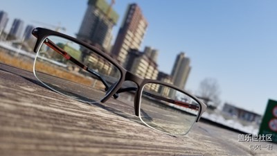 不一樣的眼鏡世界