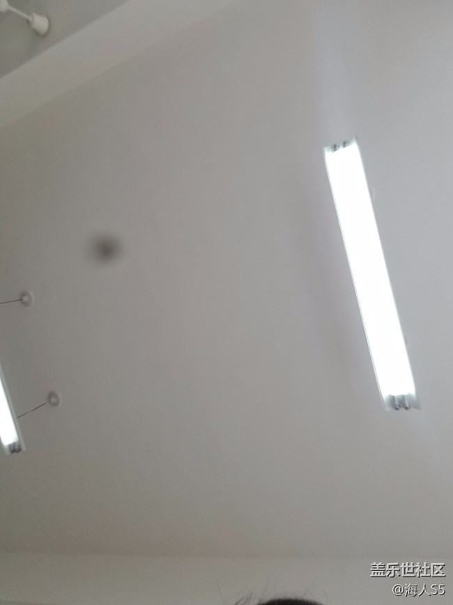 前置攝像頭有黑點(diǎn)