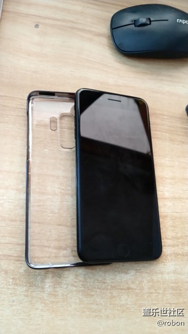 手機沒到，殼子先行