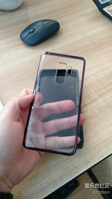 手機沒到，殼子先行