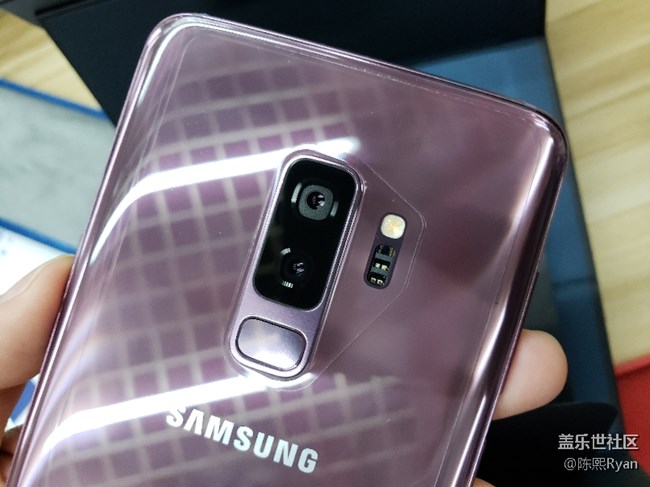 手持S9前來報道