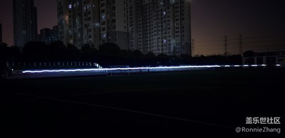 學(xué)生黨note8初拍星軌，200多張堆棧。LR調(diào)過(guò)顏色。多多指教