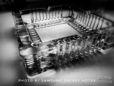 隨便拍一個(gè)煙灰缸