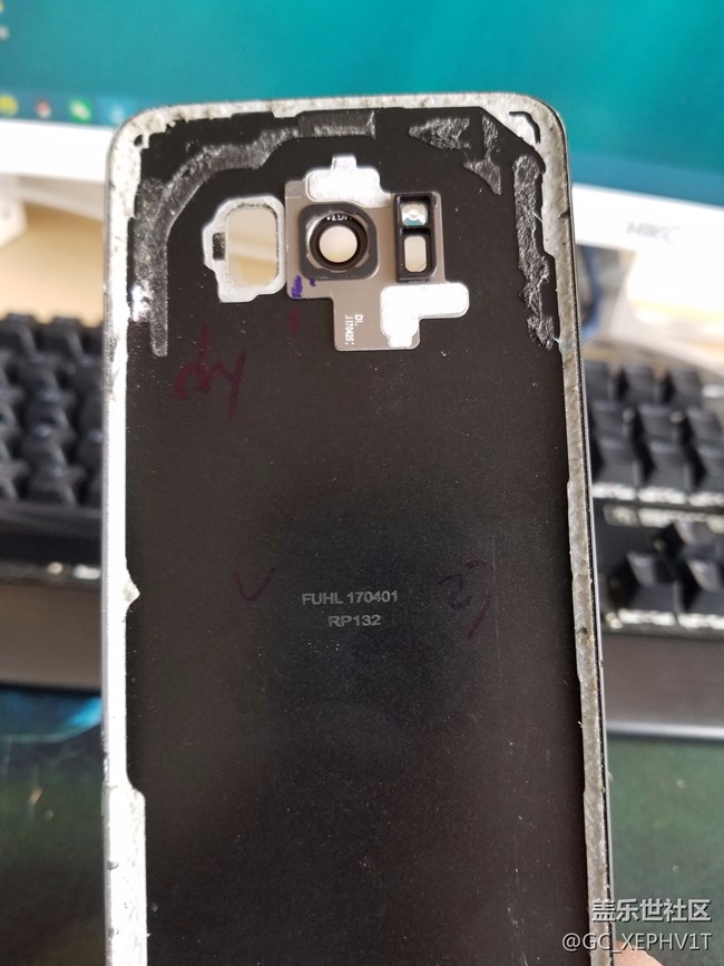 港版S8后蓋內(nèi)側(cè)有毛筆字
