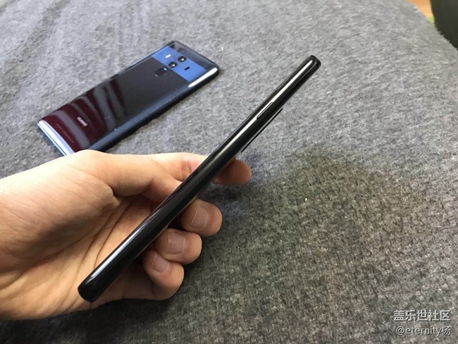 三星蓋樂世S9+與華為Mate 10 Pro外觀對比