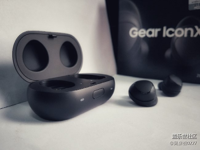 IconX2018到手，想問(wèn)怎么看盒子的電量？