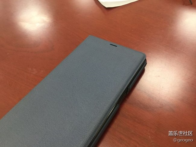 Note8原裝LED皮套評(píng)測(cè) Note8原裝LED皮套評(píng)測(cè)