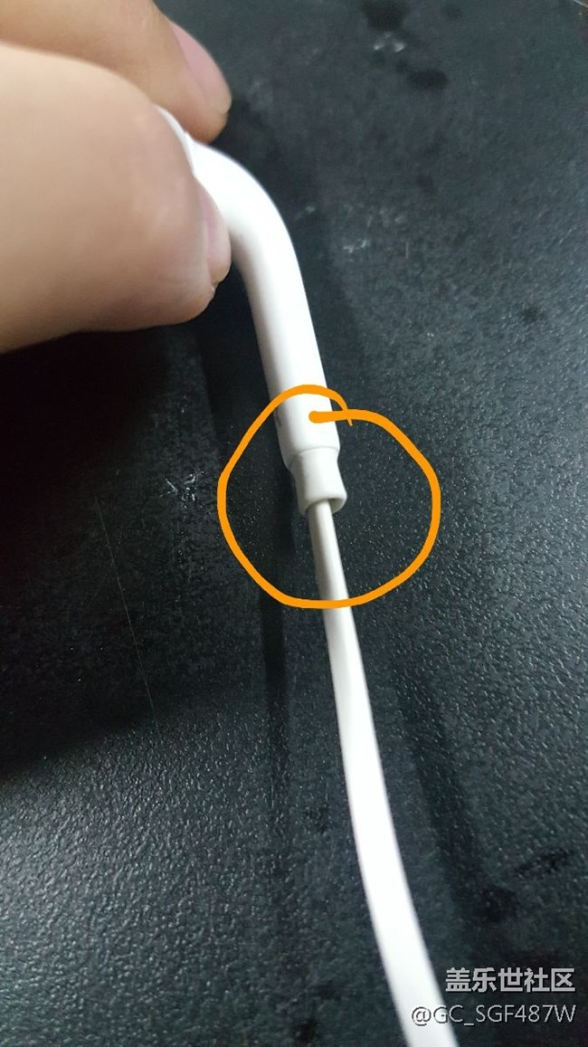 耳機(jī)一個(gè)聽不見怎回事啊各位