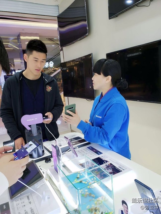 浙江分公司紹興區(qū)域_導(dǎo)購(gòu)員勞亞芬（付出總會(huì)有回報(bào)）