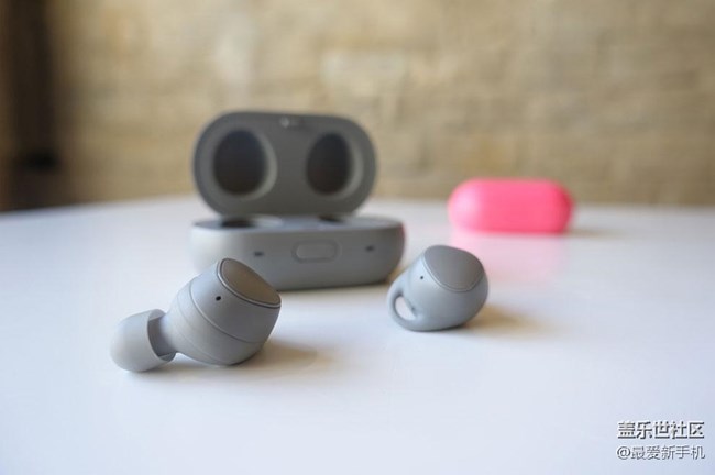 它才是2018真*市場當之無愧的時尚寵兒