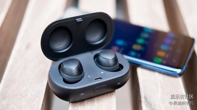 它才是2018真*市場當之無愧的時尚寵兒