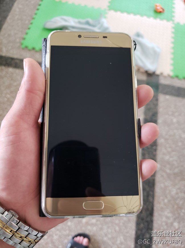 這機(jī)外屏得多少錢