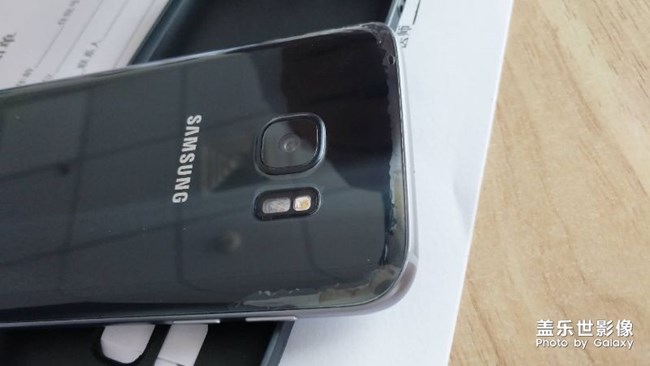 三星s7玻璃成這樣了，還有前面也是，也不防水了