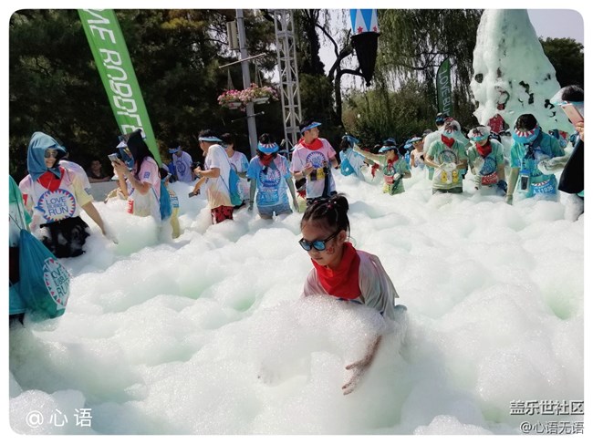 歡樂(lè)的北京泡泡跑 歡樂(lè)的北京泡泡跑