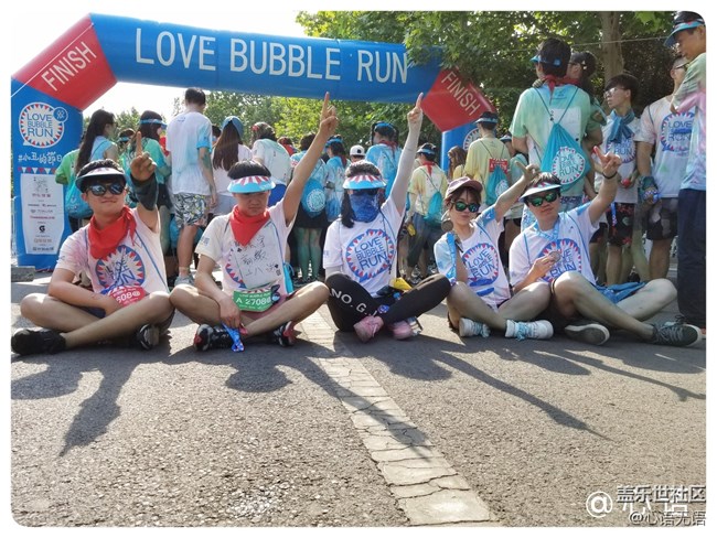 歡樂(lè)的北京泡泡跑 歡樂(lè)的北京泡泡跑