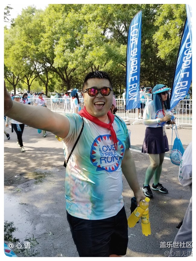 歡樂(lè)的北京泡泡跑 歡樂(lè)的北京泡泡跑